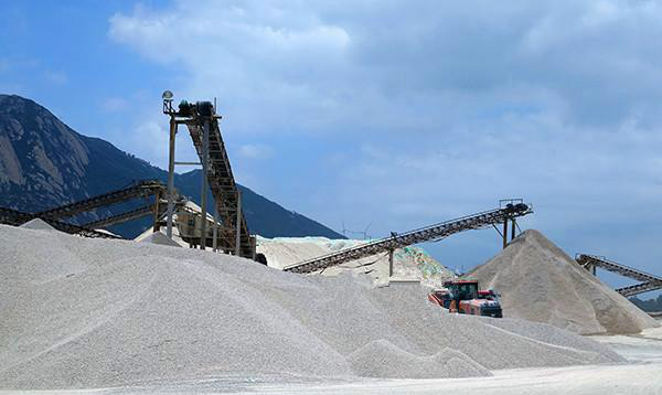 怎么選購制砂機(jī)？唐山金路來幫忙